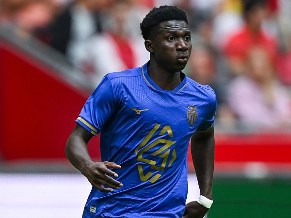 Jika Gagal Rekrut Carlos Baleba, MU Bidik Lamine Camara
